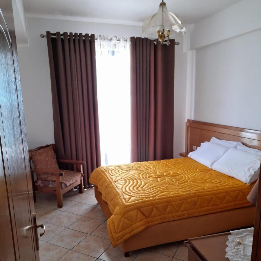 Flora Apartments Sarande Exterior photo