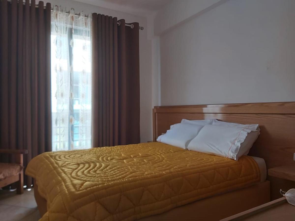 Flora Apartments Sarande Exterior photo