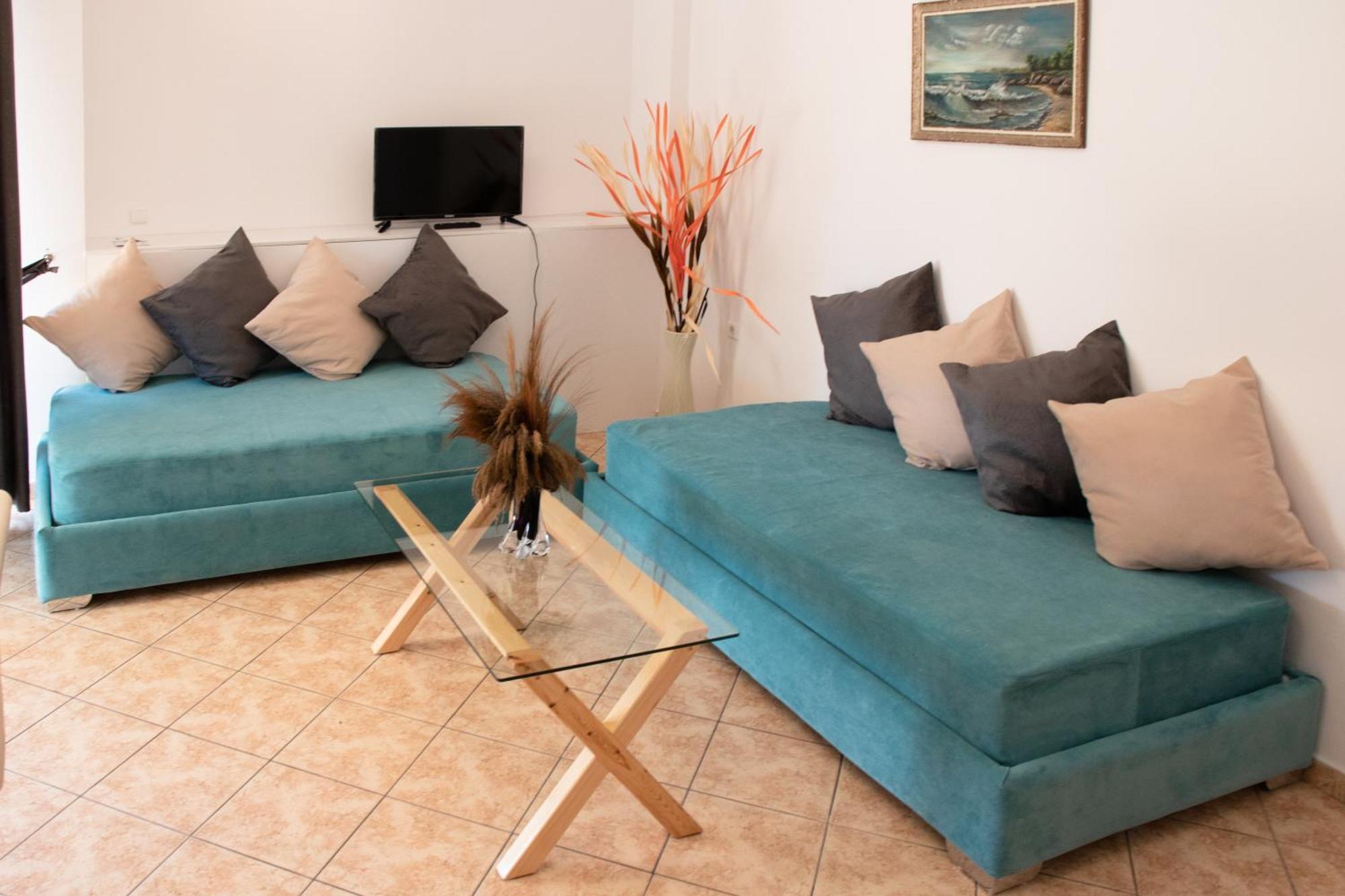 Flora Apartments Sarande Exterior photo
