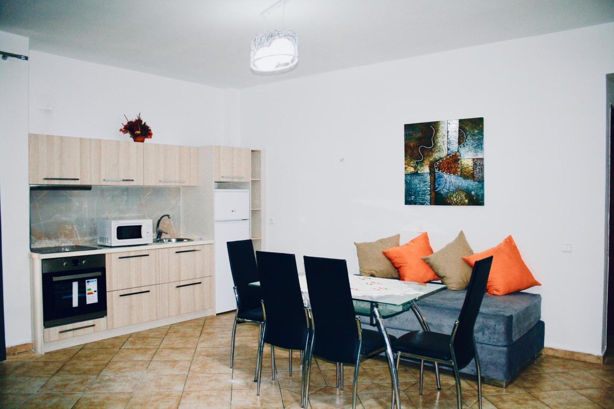 Flora Apartments Sarande Exterior photo
