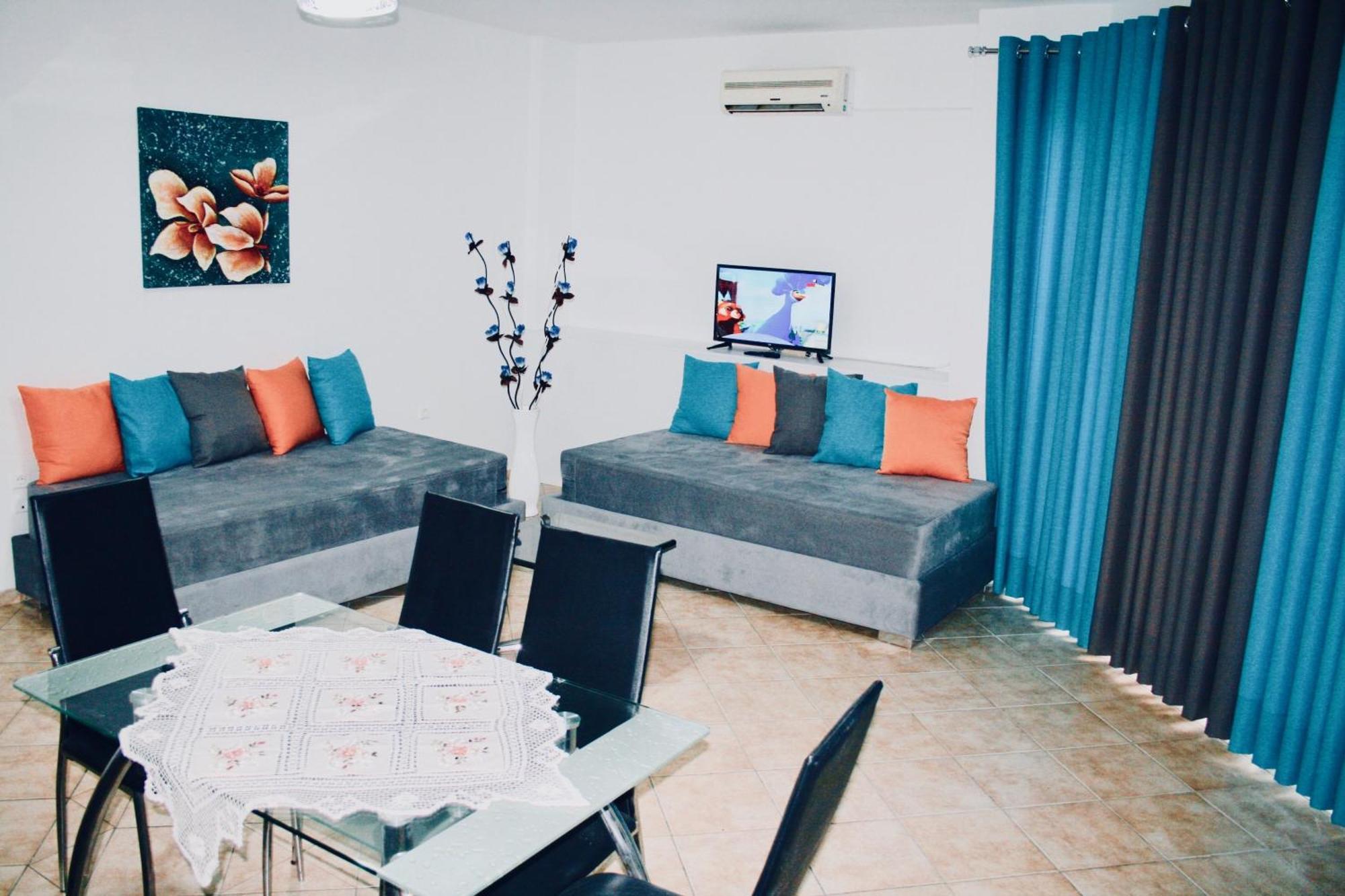 Flora Apartments Sarande Exterior photo