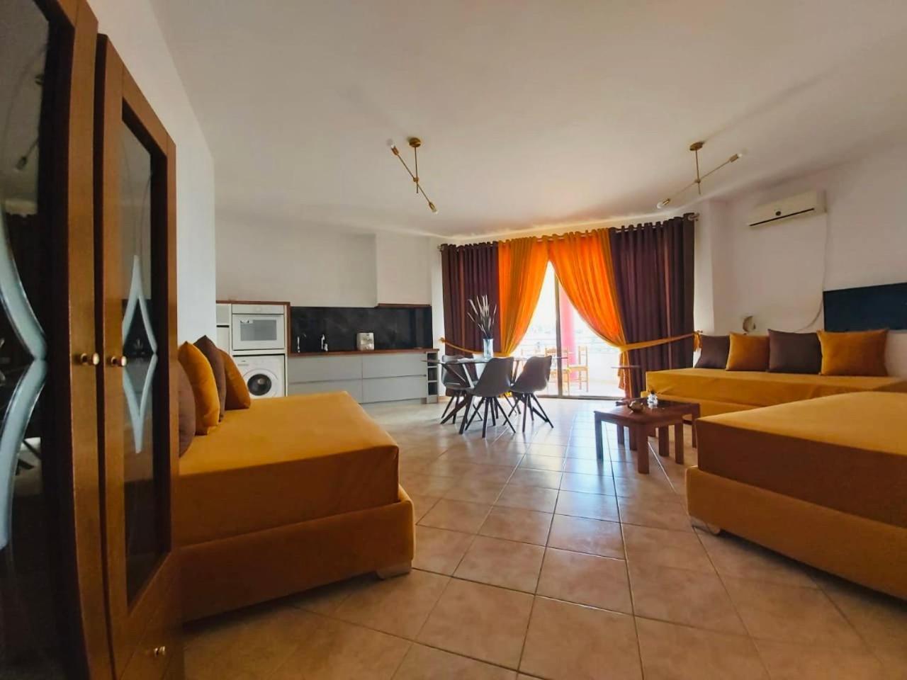 Flora Apartments Sarande Exterior photo