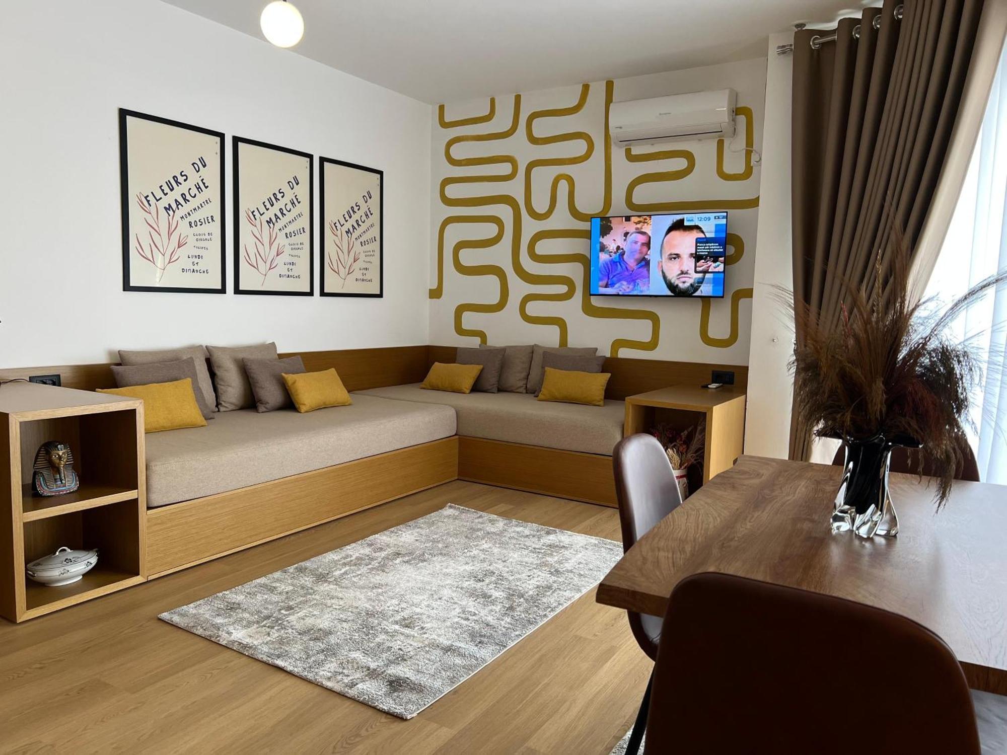 Flora Apartments Sarande Exterior photo