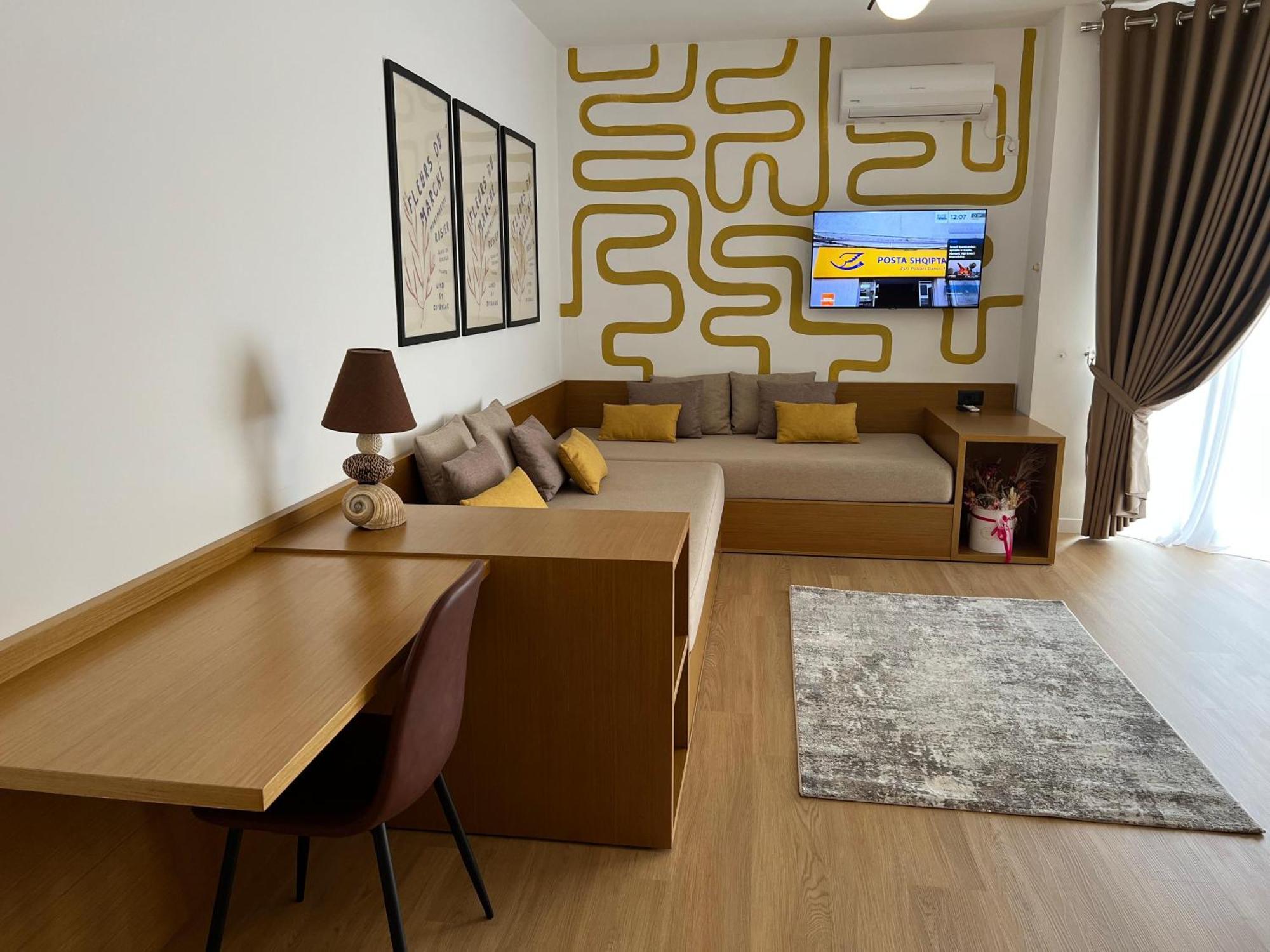 Flora Apartments Sarande Exterior photo
