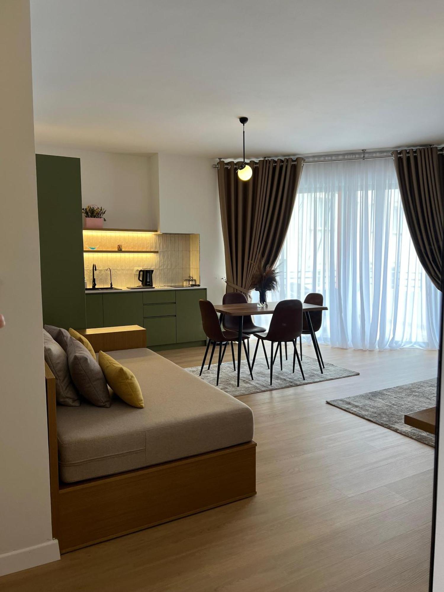 Flora Apartments Sarande Exterior photo