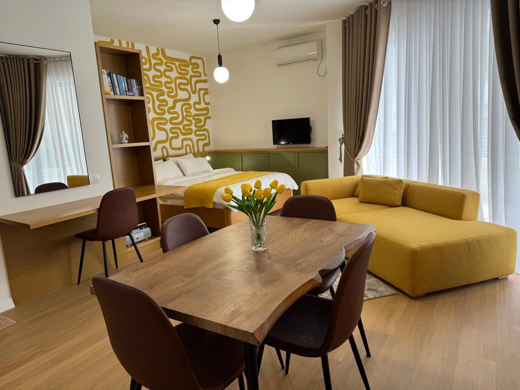 Flora Apartments Sarande Exterior photo