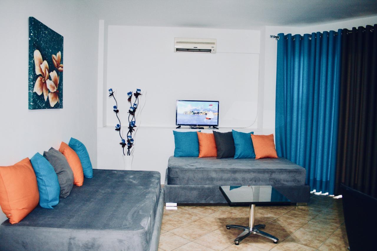 Flora Apartments Sarande Exterior photo