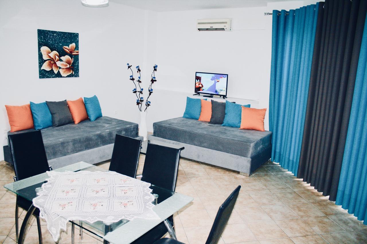 Flora Apartments Sarande Exterior photo